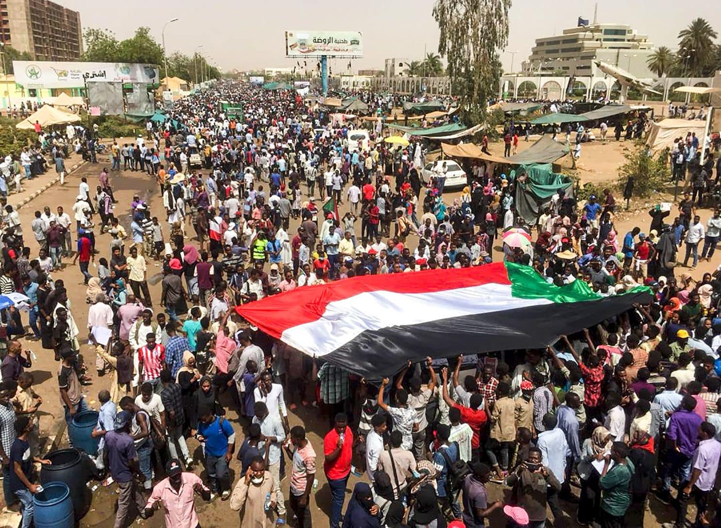 SUDAN: DELAYS TO POLITICAL TRANSITION RISK SLIDE INTO CIVIL WAR