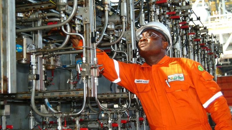 NIGERIA: OIL PRICE BUMP MAY NOT AVOID MANAGED CURRENCY DEPRECIATION